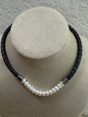 Fashion Jewelry Black Braided Leather Necklace with White Pearls